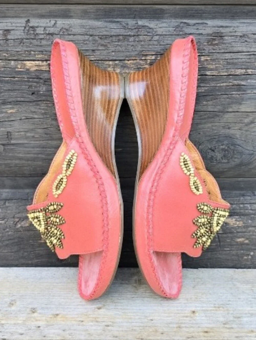 Clarks Artisan NEW Empress Y2K Coastal Boho Coral Beaded Wedge Slide Sandals 7M